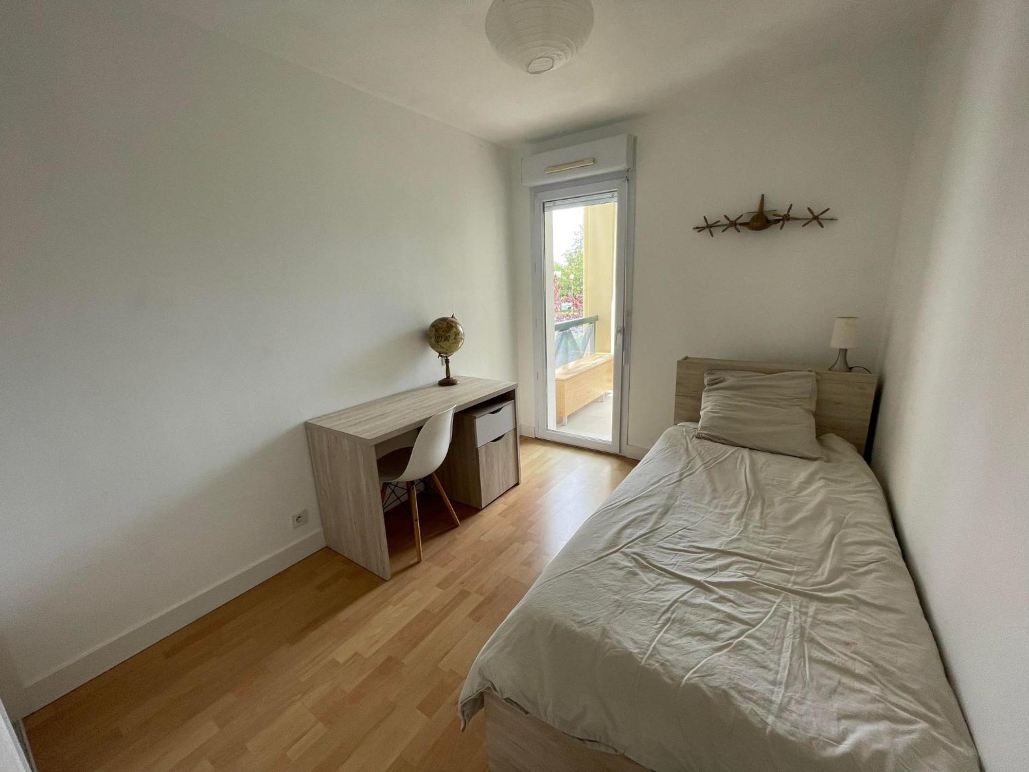 Appartement T3 A Avec Terrasse De 14 M2 *